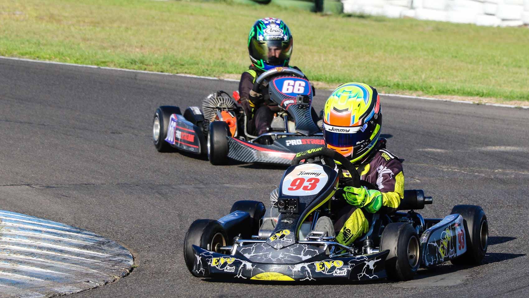 Jim turning some laps. The kid behind him looks like he may have been a bit hot...